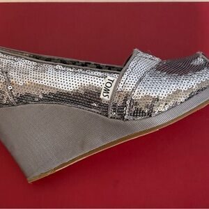 TOMS Women's Silver Sequin Wedges